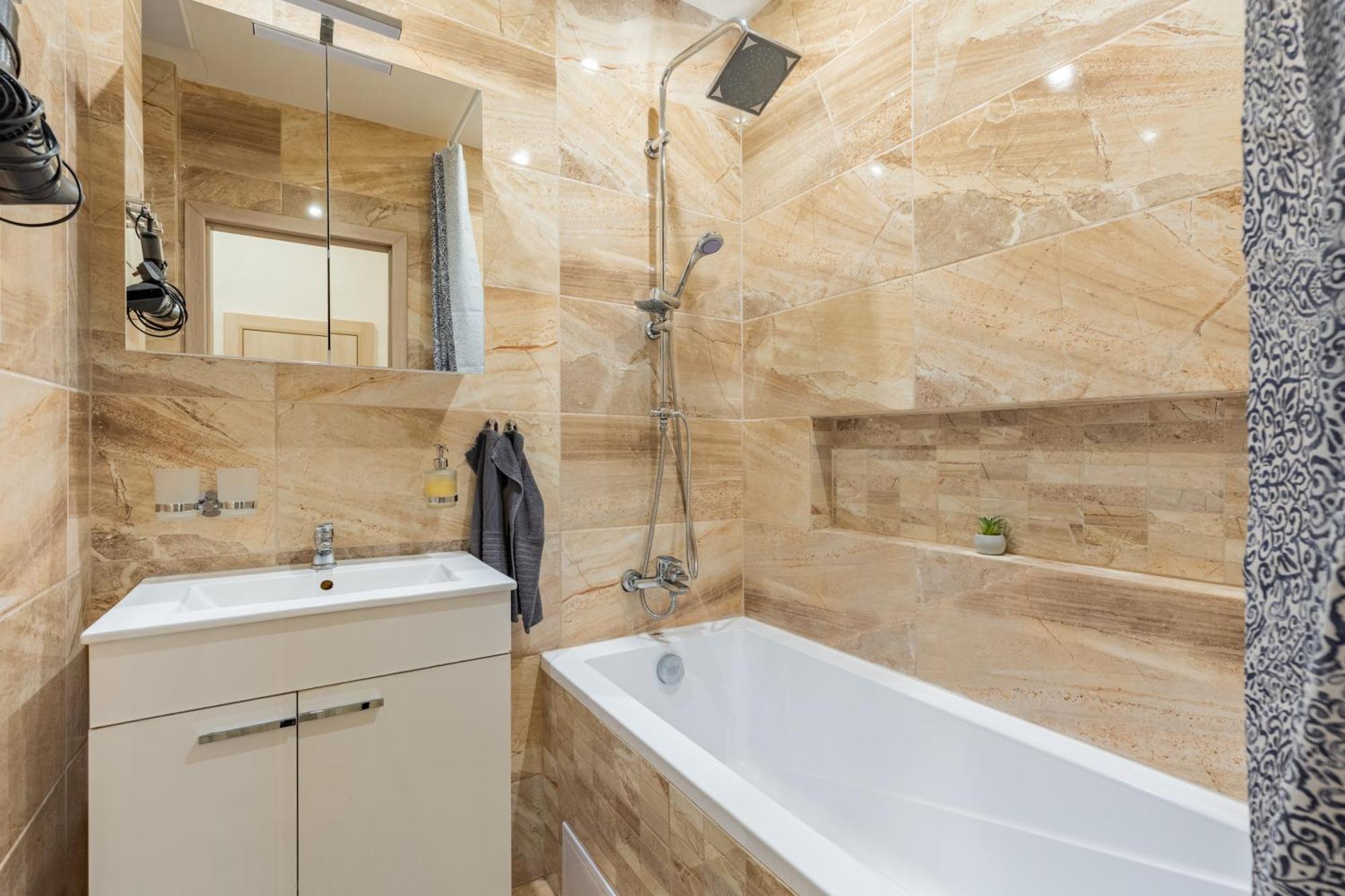 Ferienwohnung Charming Flat, Steps From Castle - Historic Part Pressburg Exterior foto